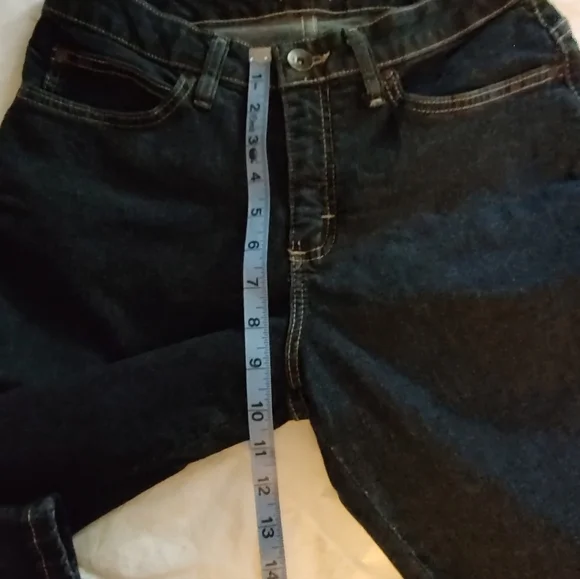 Lee jeans. 8 short. - Picture 7 of 10